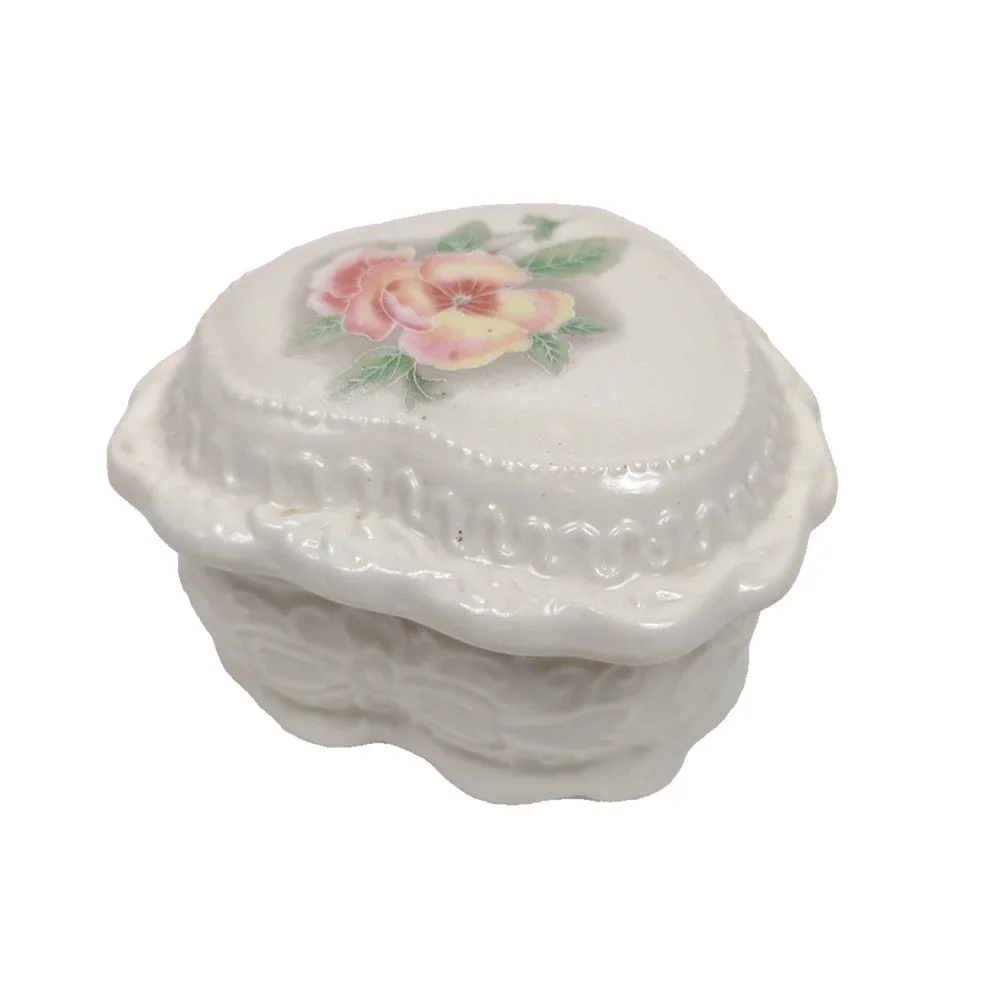 Vintage White Porcelain Heart Shaped Trinket Box Flower Romantic Bow Laced Lid